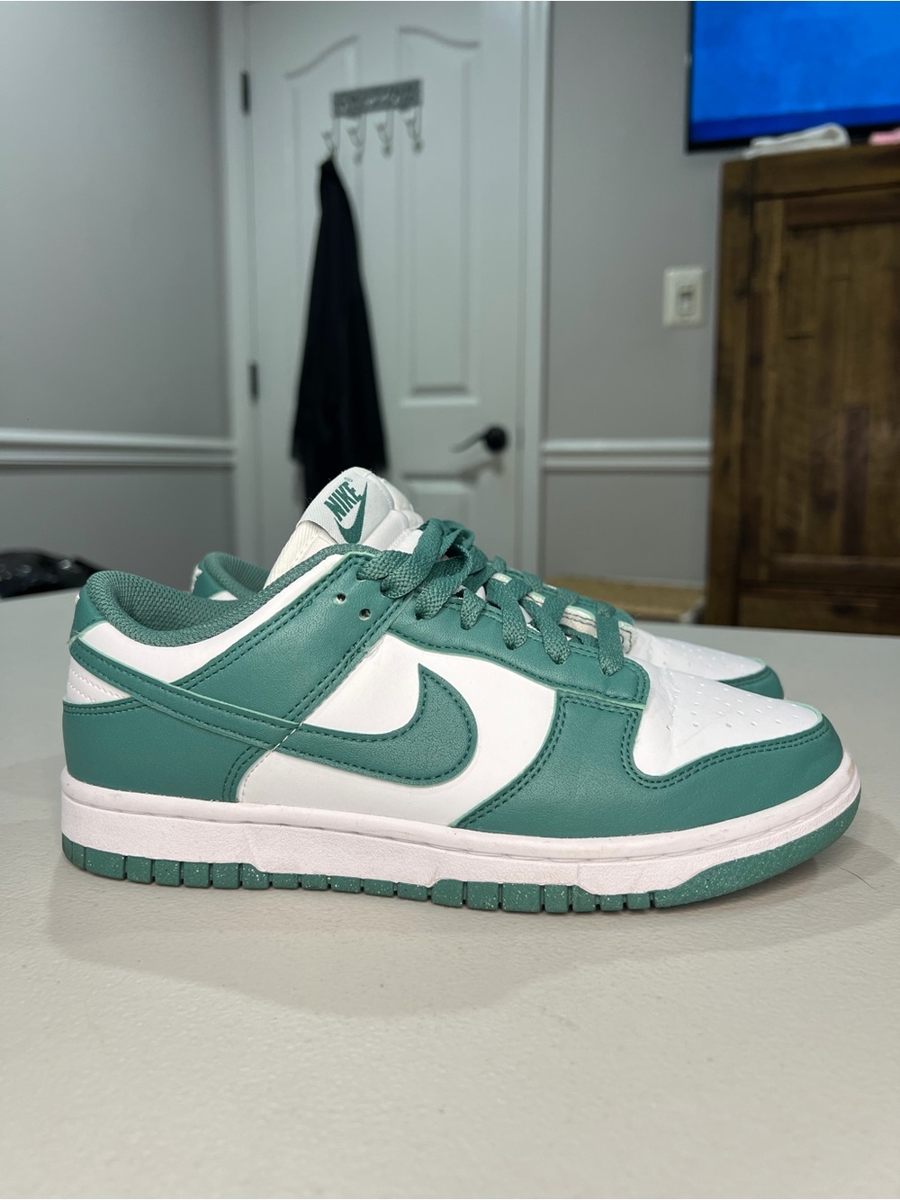Nike Low-Top Sneakers in Green and White